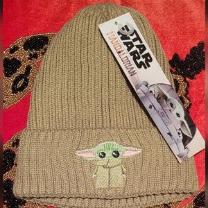 NWT Star Wars " YODA " Mandalorian Kids Beanie - Olive Green